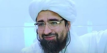شیخ رحیم الله حقانی، عضو ارشد طالبان در مدرسه اش در کابل، در نتیجه یک انفجار کشته شد