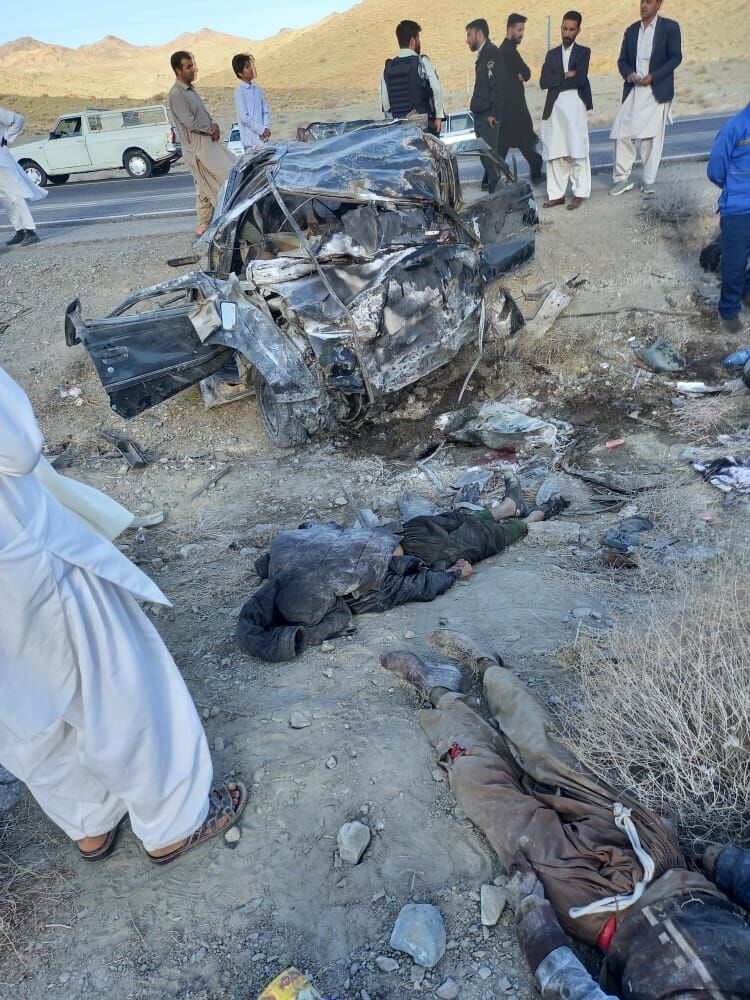 تصادف اتباع افغانستانی غیرمجاز در محور خاش ایران 8 کشته برجا گذاشت