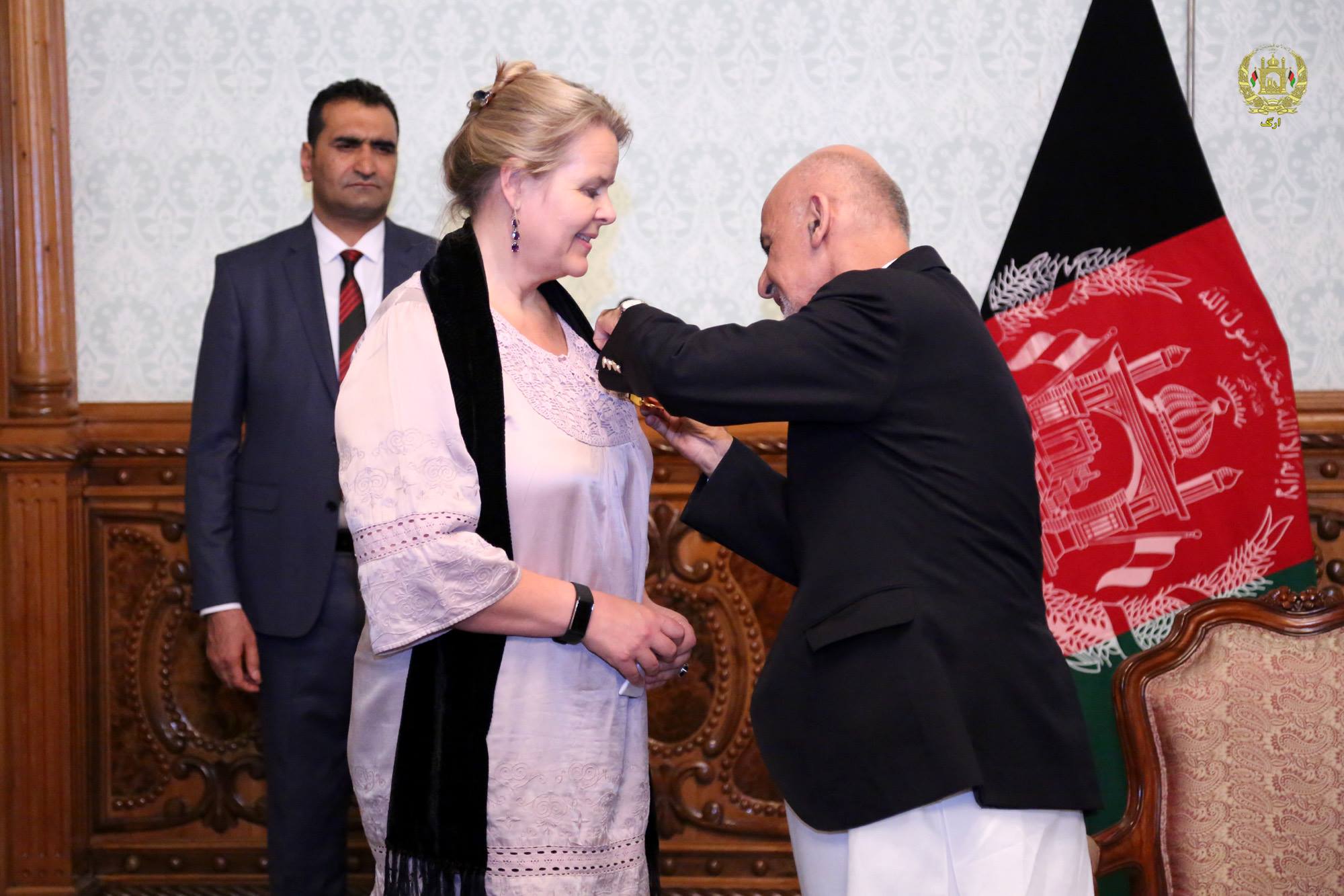 مدال «ملالی» توسط رئیس جمهور غنی به سفیر ناروی در افغانستان اعطا شد