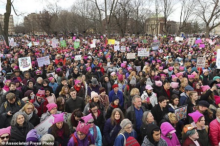 در پایان اولین سال ریاست جمهوری؛ دومین راهپیمایی زنان سراسر جهان علیه ترامپ برگزار شد