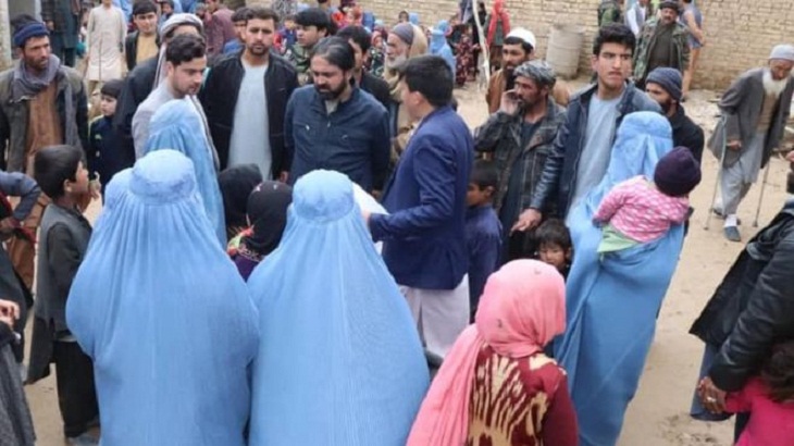 یکهزار خانواده بخاطر درگیری طالبان در ولسوالی قیصار فاریاب، خانه های شان را ترک کردند