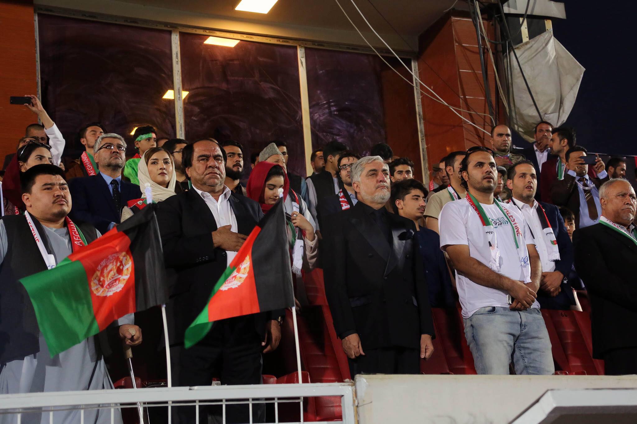 رییس اجرائیه از نزدیک بازی دوستانۀ تیم های ملی افغانستان و فلسطین را تماشا نمود