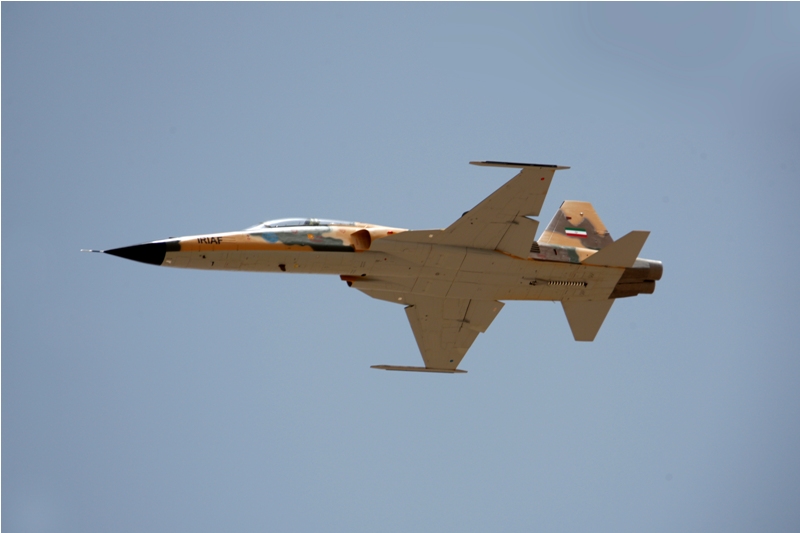 نخستین هواپیمای جنگنده ایرانی با نام «کوثر» رونمایی شد 
