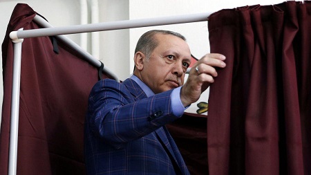 دولت ترکیه 4000 کارمند و نظامی دیگر را اخراج کرد