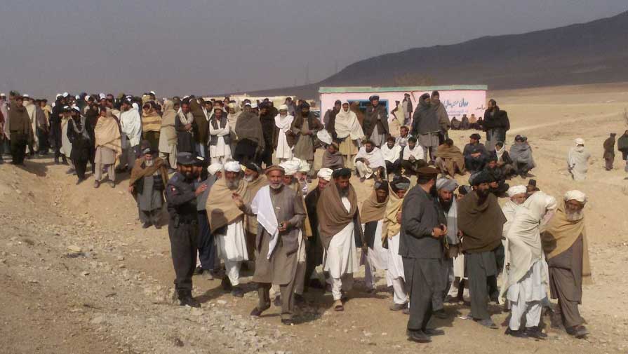 تظاهرات کوچی ها علیه باشندگان خوست؛ کوچی های معترض بزرگ راه کابل-لوگر و خوست-پکتیار را بستند