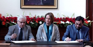 وزارت انرژی تفاهمنامه ای را برای بازسازی بندهای آب و برق امضاء کرد