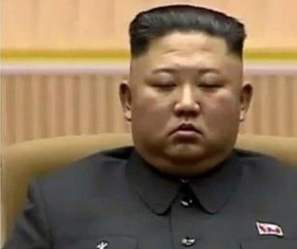 چرت زدن رهبر کوریای شمالی جنجالی شد + فیلم 