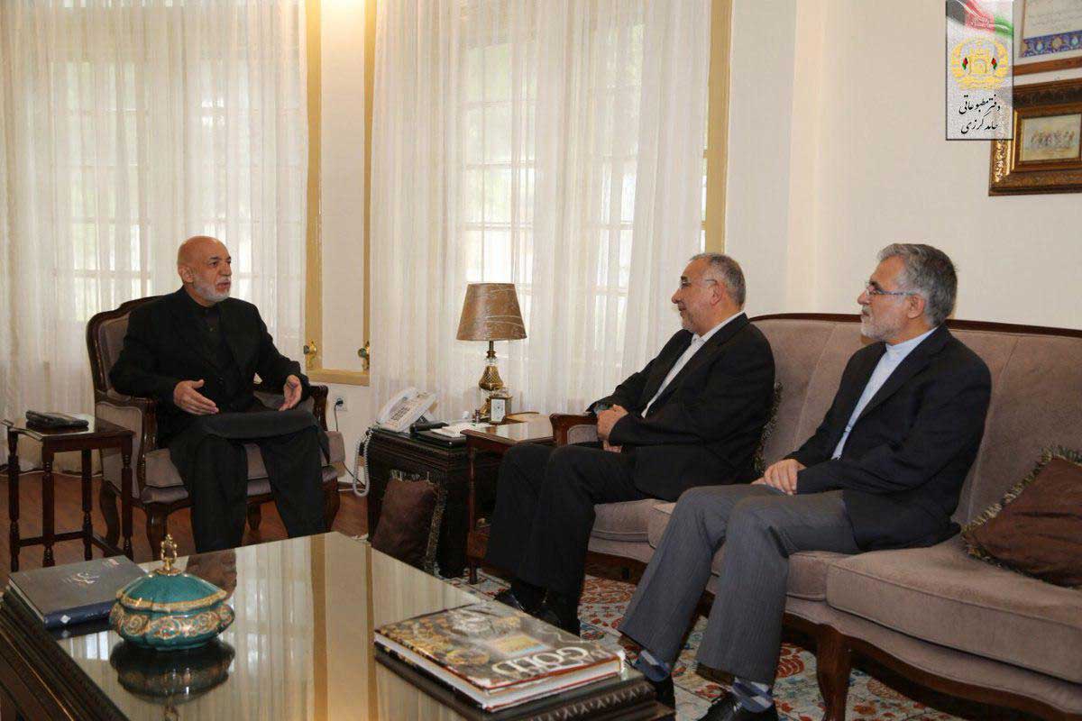 حامد کرزی با نماینده خاص جمهوری اسلامی ایران در امور افغانستان دیدار کرد