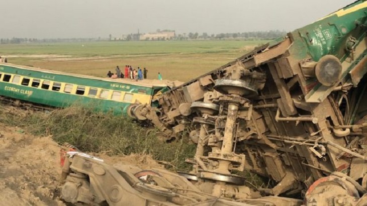 برخورد مرگبار دو قطار مسافربری در جنوب پاکستان