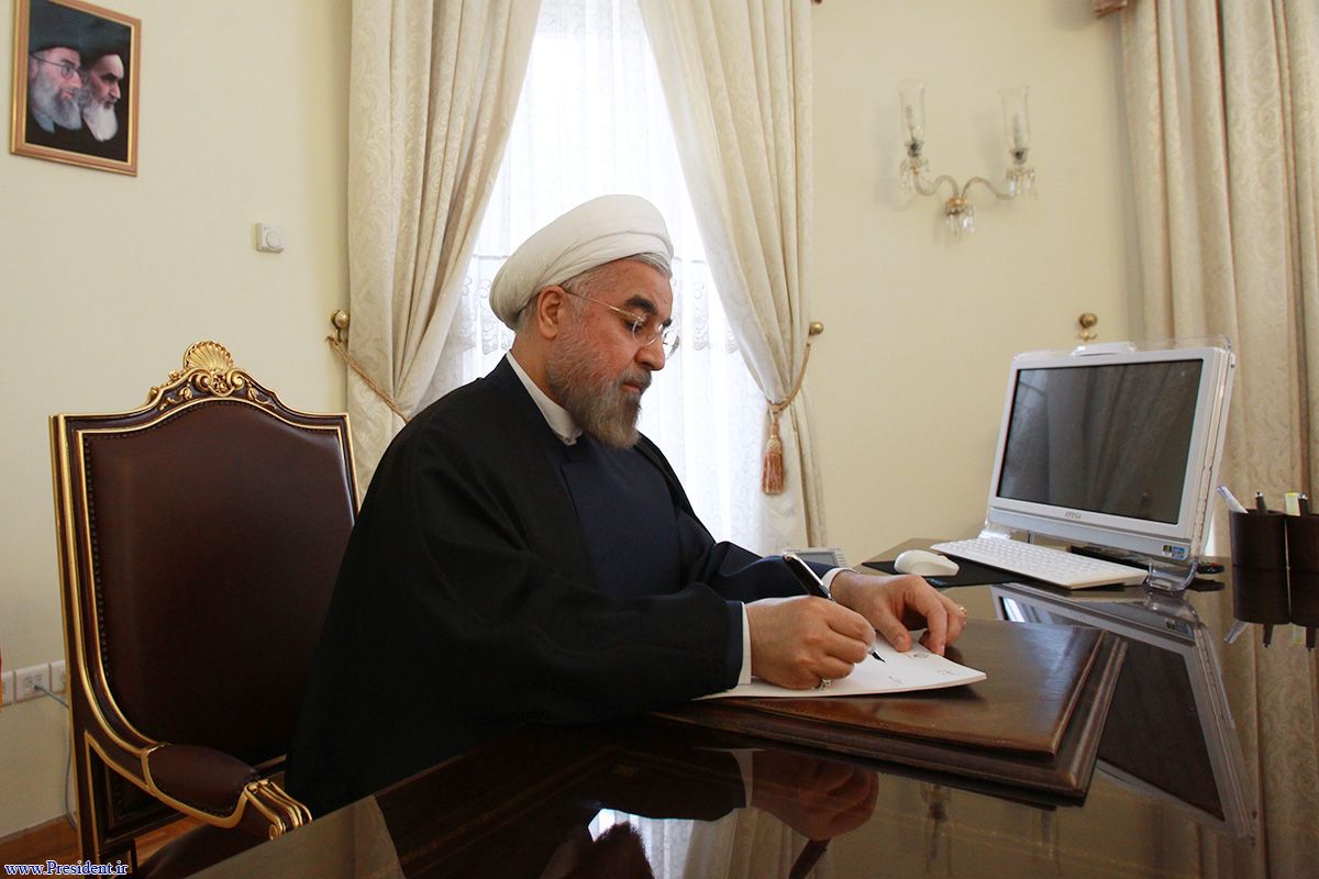 دکتر روحانی « قانون اصلاح قانون تعیین تکلیف تابعیت فرزندان حاصل از ازدواج زنان ایرانی با مردان خارجی» را برای اجرا ابلاغ کرد