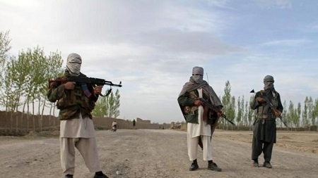 طالبان ده ها مسافر را از شاهراه تخار- قندز ربودند