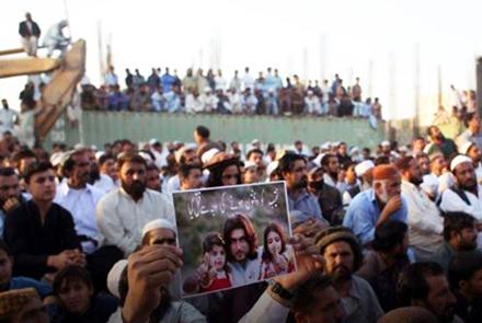  اعتراض‎های پشتون‎های پاکستان برای یک ماه متوقف شدند 