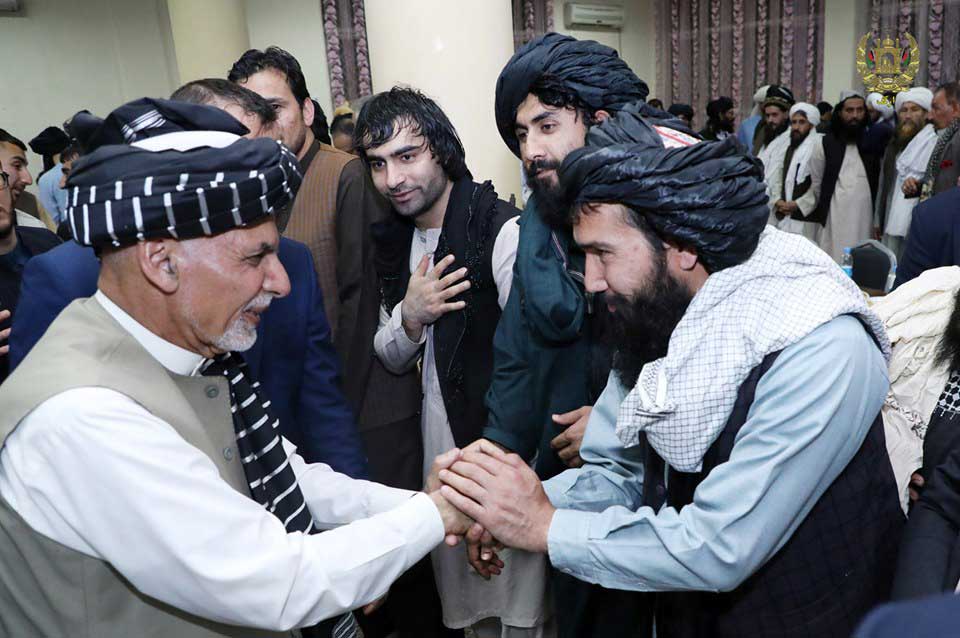 رئیس جمهور غنی از آزادی 887 زندانی گروه طالبان از زندانهای کشور خبر داد!