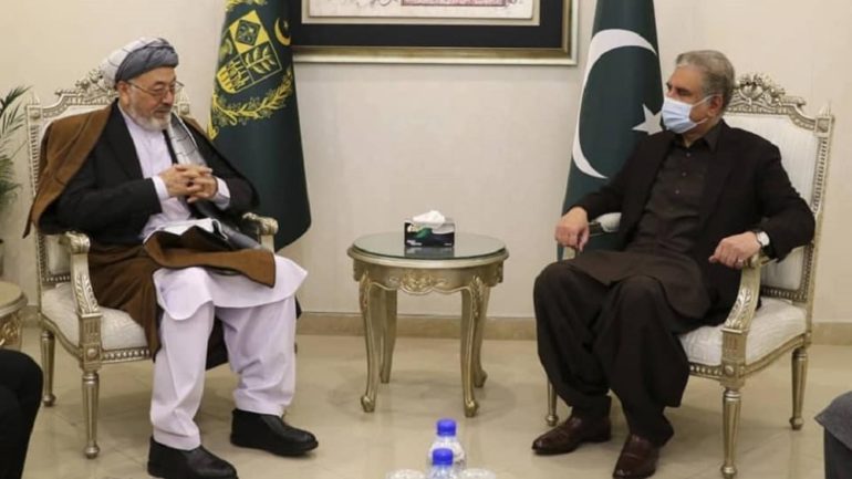 خلیلی با وزیر خارجه ی پاکستان در اسلام آباد در مورد صلح افغانستان گفت وگو کرد