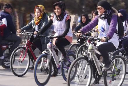 آغاز سفر دوچرخه سوارانی‎که پیام صلح را به کشورهای جهان می‎برند 