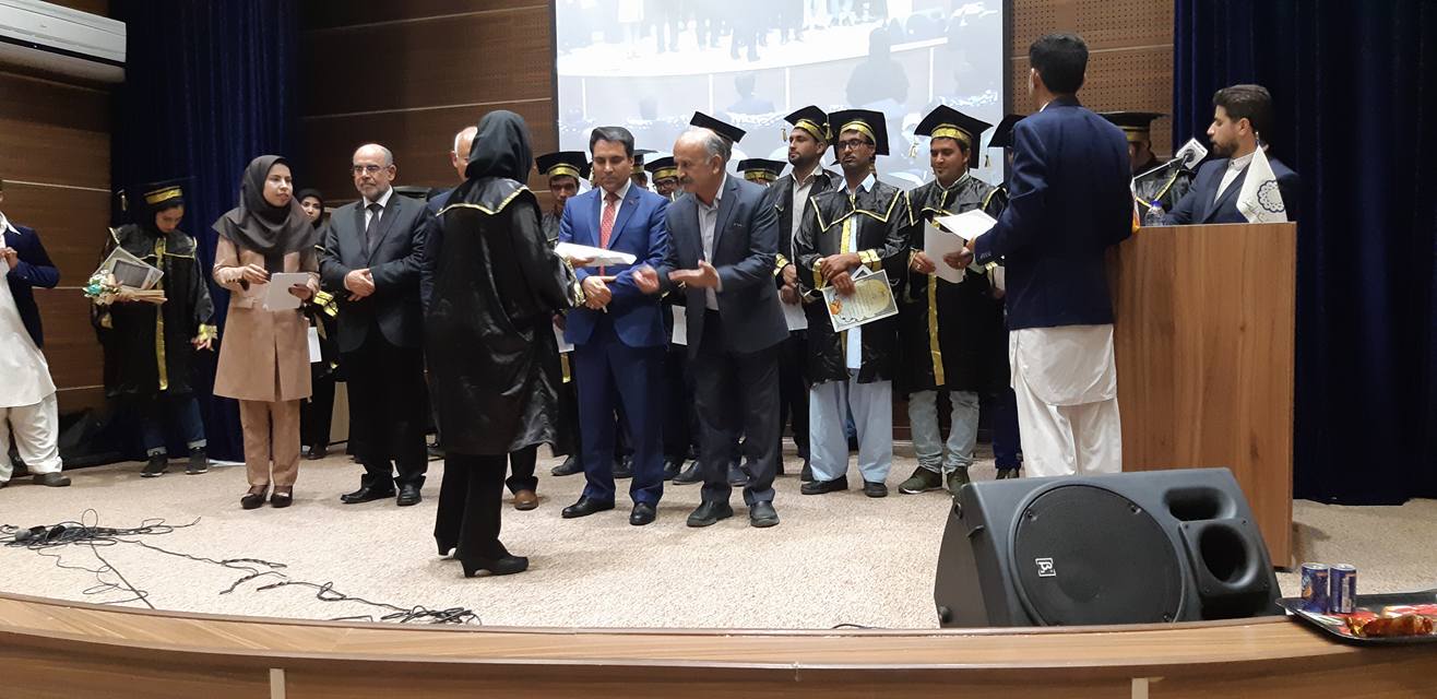 جشن فارغ التحصیلان دانشجویان افغانستانی در دانشگاه ولیعصر رفسنجان برگزار شد