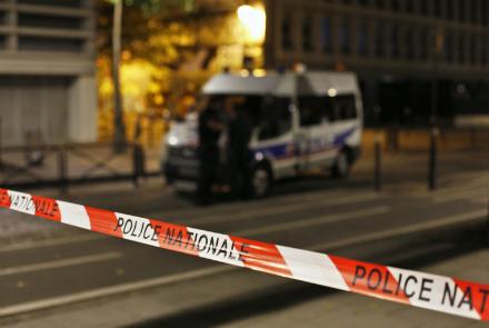 یک افغان در پاریس، هفت تن را با چاقو زخمی ساخت 