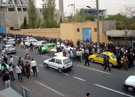 شایعه ای که تعداد زیادی از همشهریان را در سفارت افغانستان در تهران سرگردان ساخته است