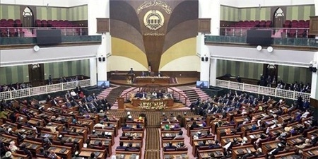 مجلس نمایندگان رییس جمهور غنی را متهم به نقض قانون اساسی میکند