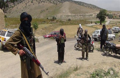 طالبان 6 غیر نظامی را از ولسوالی سانچارک سرپل با خود برده اند