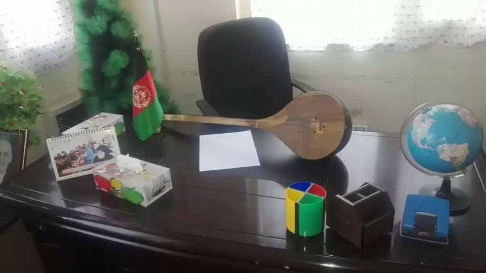 بساط «بچه بازی» در دفتر فرمانده پولیس ینگی قلعه ی تخار