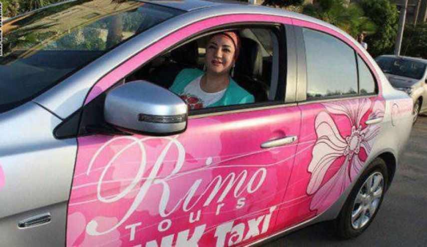 تاکسی های زنانه در عمان + عکس 