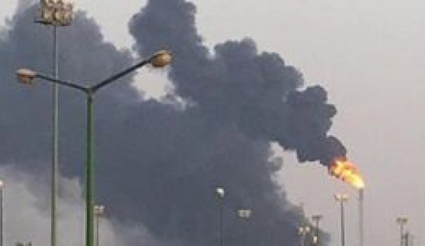 آتش سوزی گسترده در پالایشگاه نفتی در عربستان سعودی