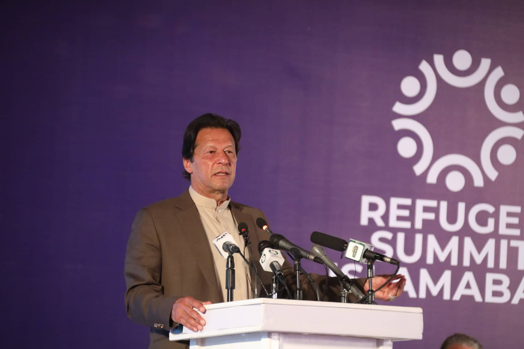 عمران خان: طالبان در پاکستان هیچ پناهگاهی ندارند /  ما روند صلح افغانستان را تسهیل کردیم