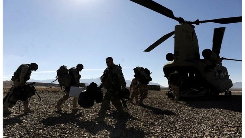 سربازان استرالیایی، زندانی افغانستانی را به دلیل نبودن جا در هواپیمای آمریکایی کشتند