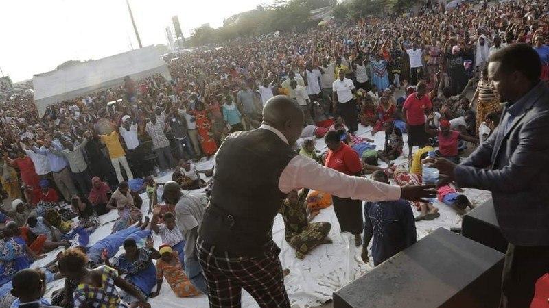 ازدحام جمعیت در یک مراسم مسیحی در تانزانیا فاجعه آفرید