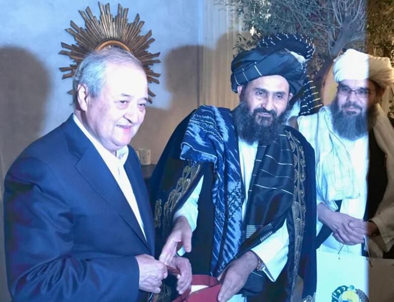 سخنگوی طالبان جزئیات سفر ملا برادر و هیات طالبان به ازبکستان را تشریح کرد