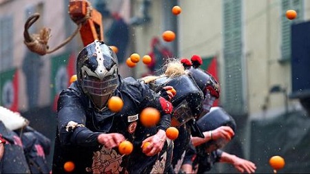«جنگ مالته» در ایتالیا با 500 تن میوه گندیده برگزار شد (عکس)