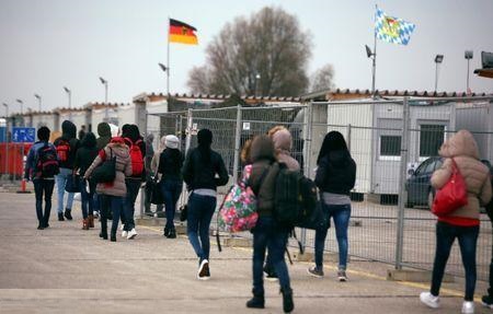 ممنوعیت تردد برای پناهجویان در 7 ایالت آلمان