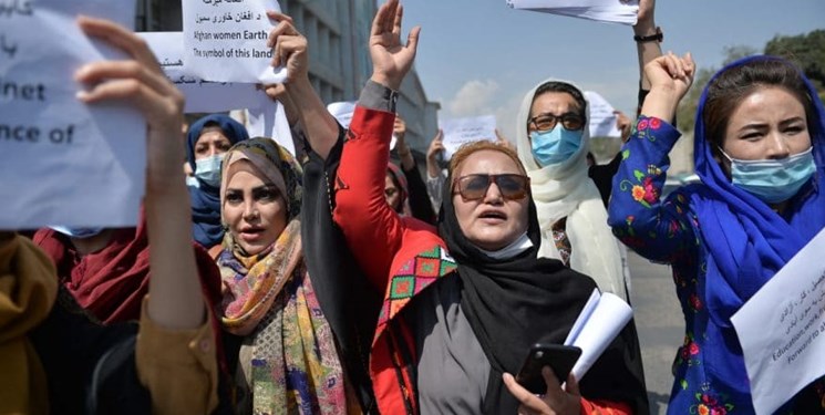  تجمع اعتراضی بانوان با شعار «کار، نان و آموزش» در کابل 