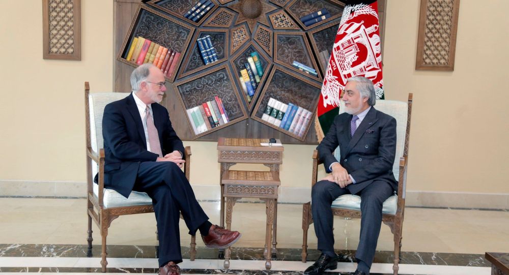 دیدار عبدالله عبدالله با سفیر جدید امریکا در کابل