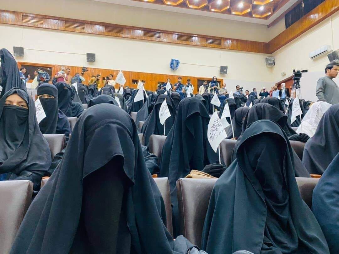 تجمع زنان هوادار طالبان در کابل 