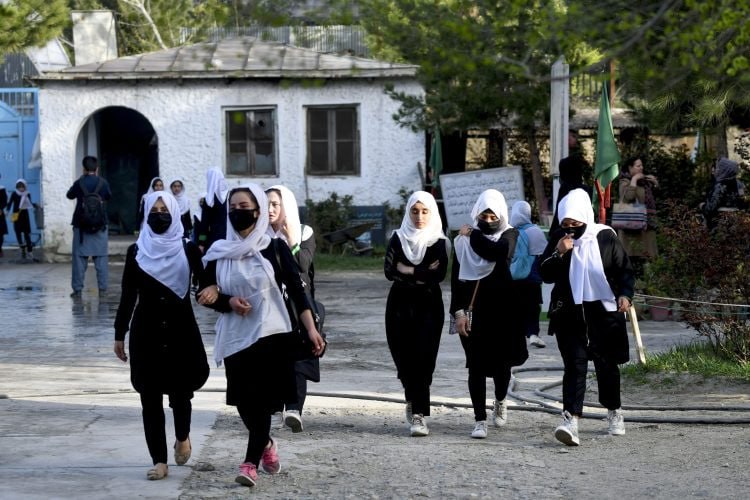 عفو بین الملل بهانه های طالبان برای بسته نگه داشتن مکتب های دخترانه را «بیهوده» خواند