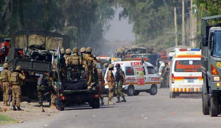  4 کشته و دهها زخمی در حمله انتحاری به نیروهای امنیتی پاکستان 