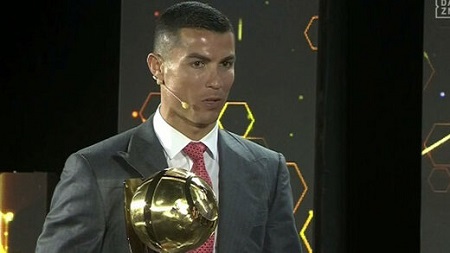 اهدای جایزه فوتبالیست قرن به رونالدو