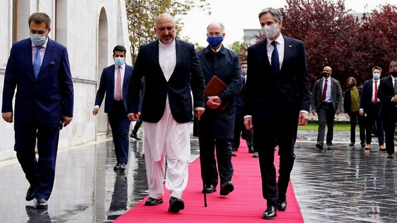 بلینکن وزیر امور خارجه آمریکا غیرمنتظره به کابل آمد و با اشرف غنی و عبدالله عبدالله دیدار کرد