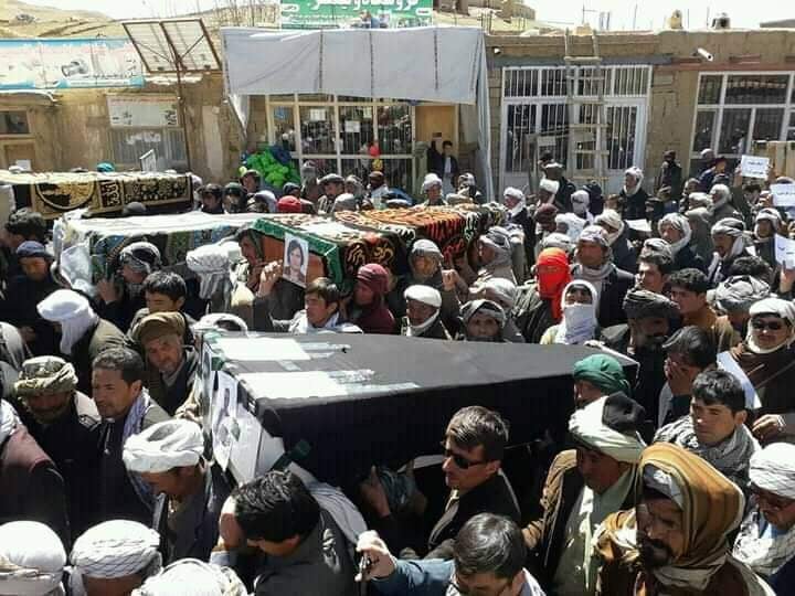 اعتراض به کشتار غیرنظامیان در غور؛ «اگر حکومت اقدام نکند، شاه راه غور – کابل را مسدود می کنیم»