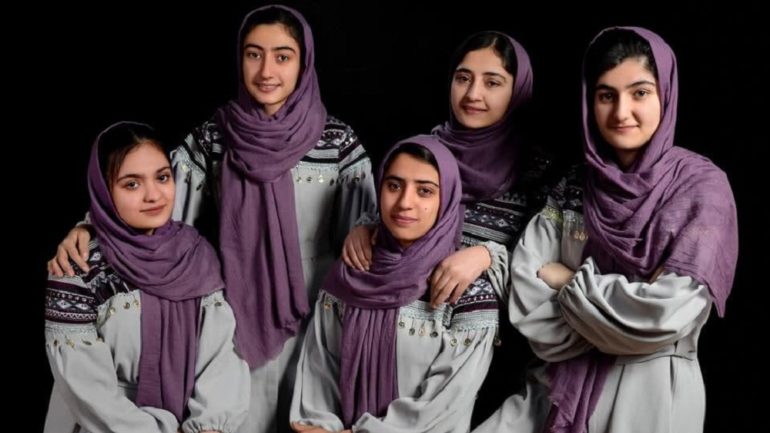 دختران روبات ساز افغان در فهرست 30 دانشمند و مخترع مجله «فوربز» در سطح آسیا قرار گرفتند