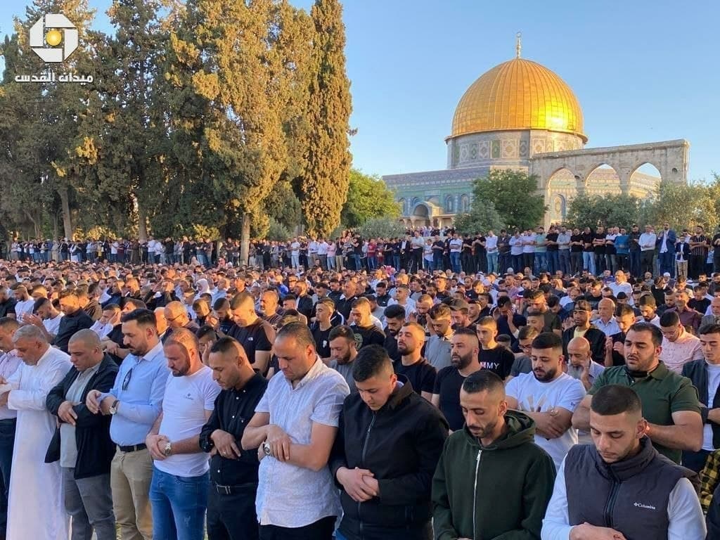 برگزاری نماز عید فطر در مسجد الاقصی با حضور گسترده فلسطینیان